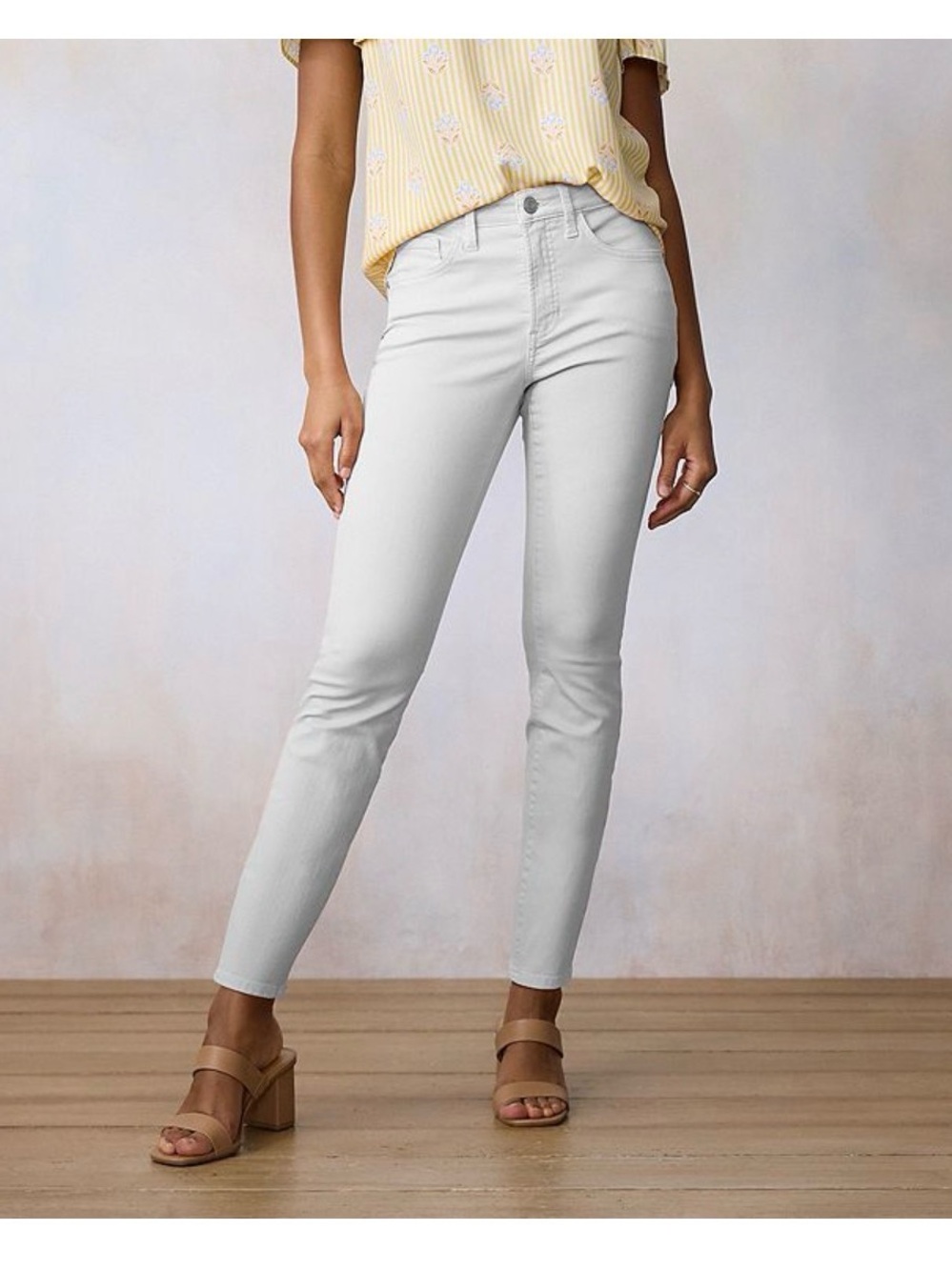 Women's White Slim Crop Jeans - Classic Fit